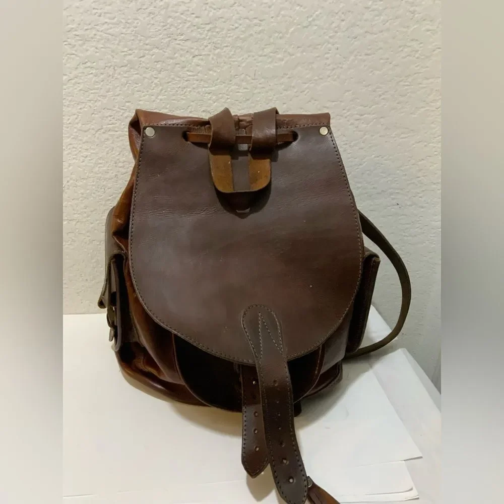 Vintage brown Leather Backpack With Front Compartment handmade
